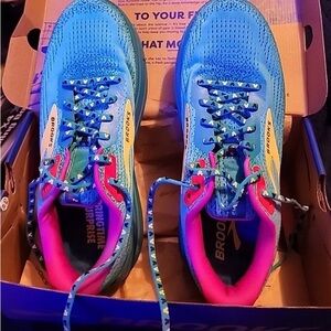 Run Disney NEW Men's Springtime Surprise Brooks Ghost Max 2 Shoes Size 11 (D)